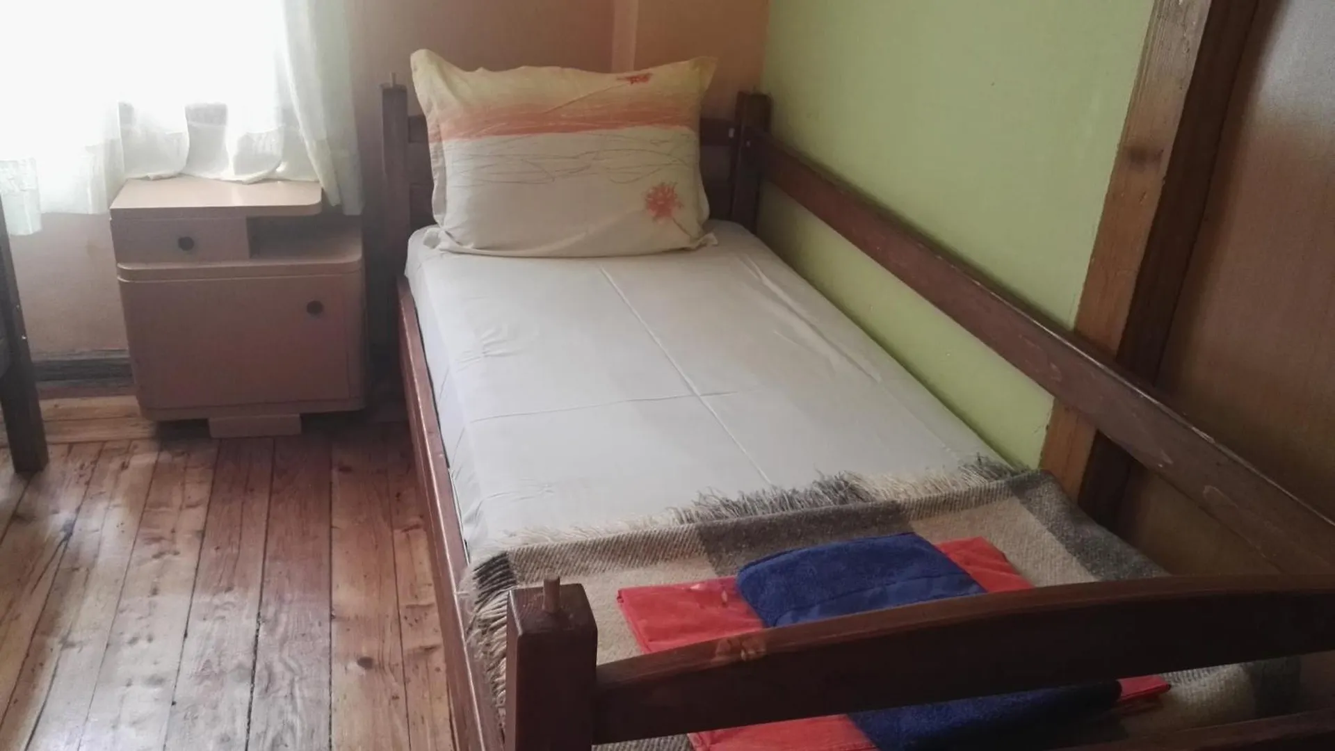 Balkan Rooms & Studios In Downtown contacts